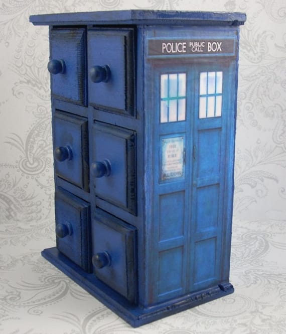 A TARDIS Jewelry Box For Your Timey Wimey Bling-Bling