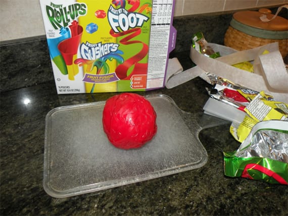 super-gusher-fruit-by-the-foot-roll-up-2