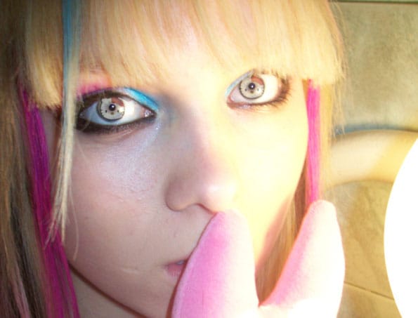 hello-kitty-contacts-2