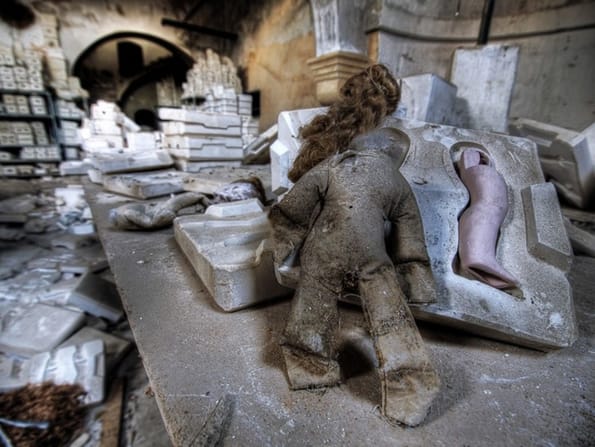 abandoned-toy-factories-8