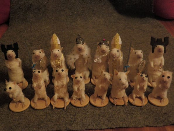mouse-mice-taxidermy-chess-set-4