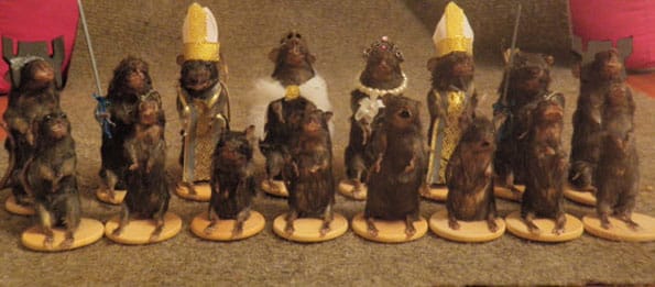 mouse-mice-taxidermy-chess-set-5