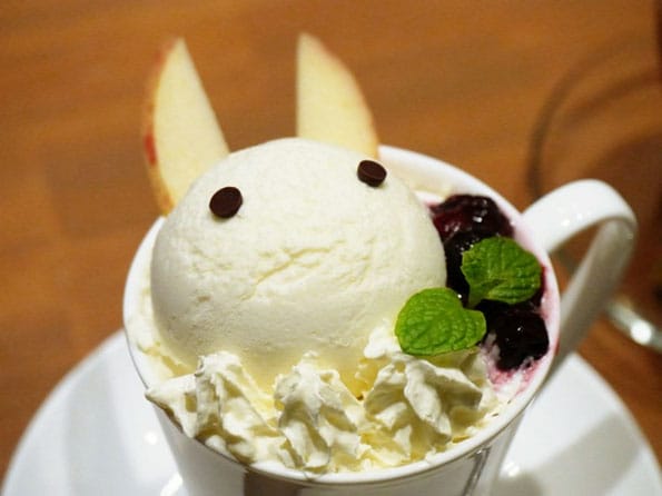 bunny-rabbit-cafe-japan-8