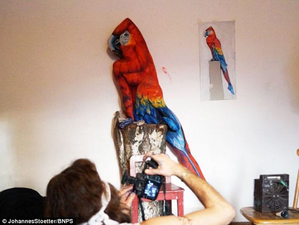 woman-parrot-body-make-up-4