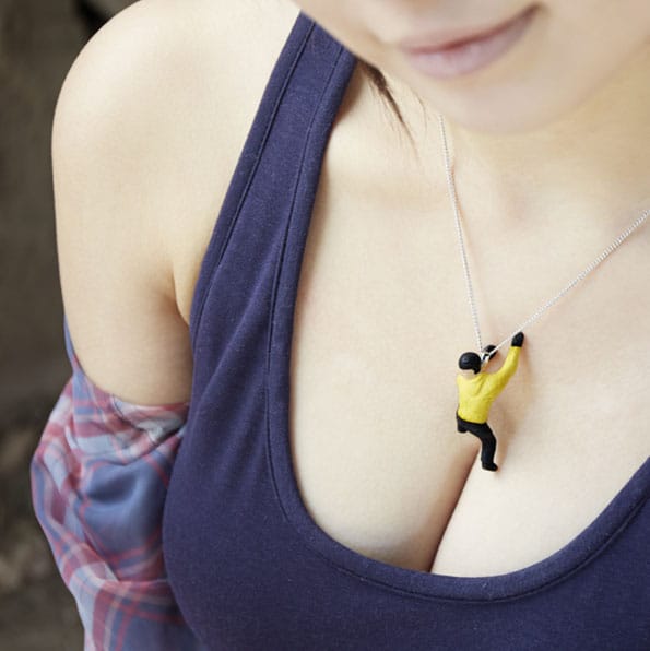 people-diving-cleavage-necklaces-6