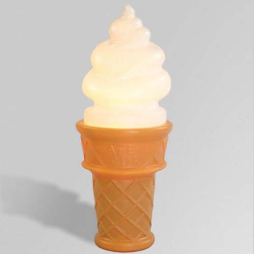 giant-ice-cream-cone-lamp-1