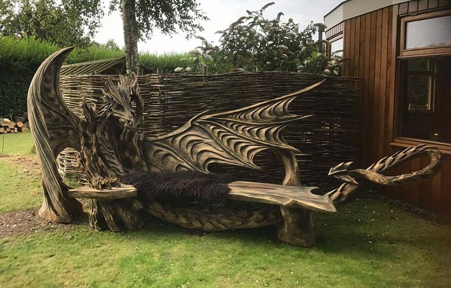 Incredible Dragon Bench Made From Chainsaw