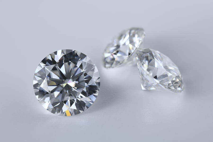 Diamonds – The Four C’s Explained : Carat, Clarity, Colour & Cut 