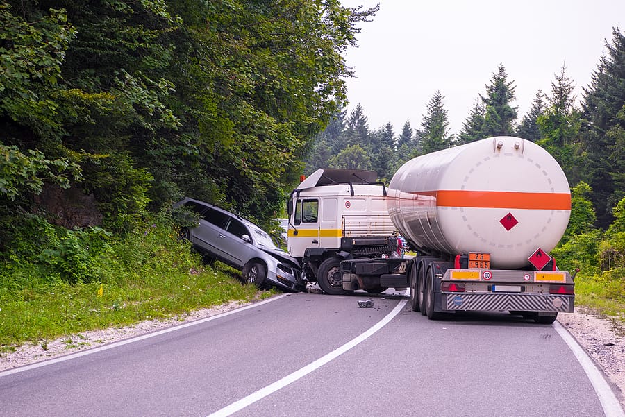 What Are the Essential Elements That You Must Know to Win Your 18-Wheeler Accident Case?