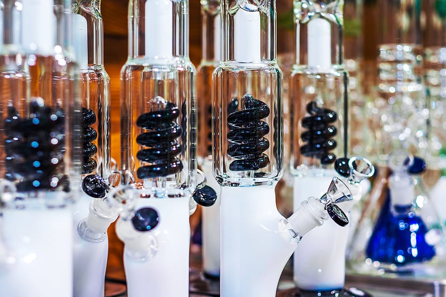 Why Are Water Pipes Worth The Investment and How to Find One?