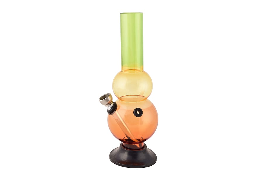 Are Bubbler Pipes Better Than Bongs?
