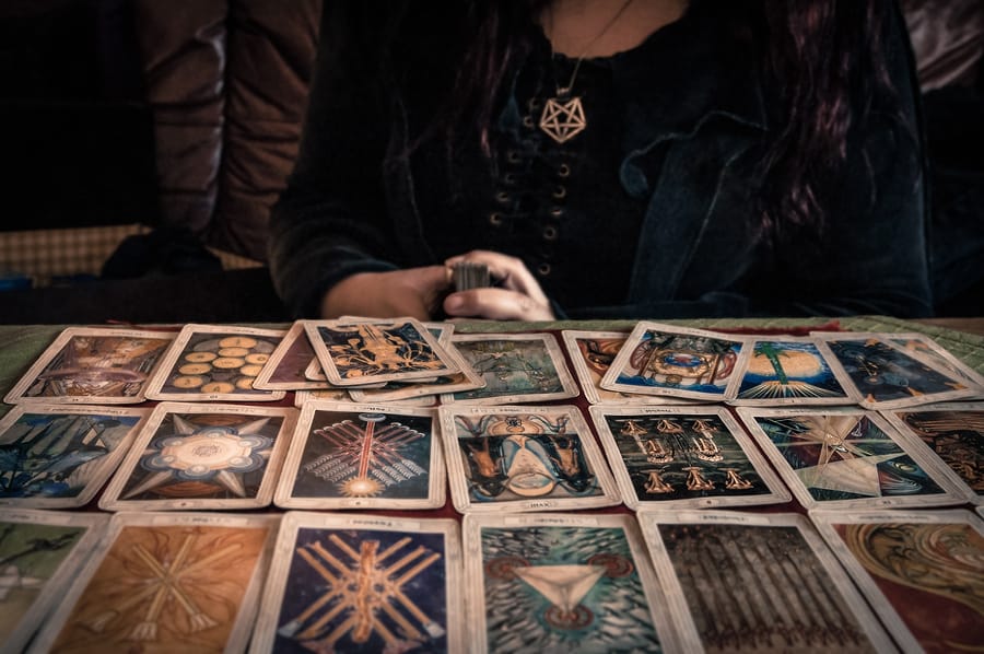 Reasons Why You Might Want to Visit a Psychic