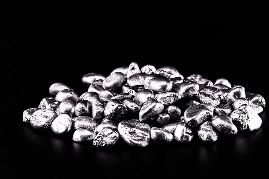 Precious metal investing in 2021 – Should I buy platinum or gold?