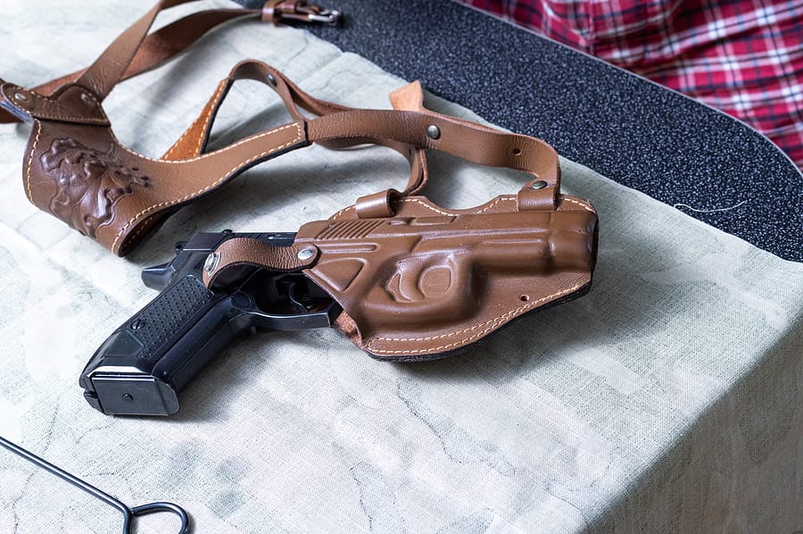 Kydex Vs Leather Holsters – Which One Should You Choose