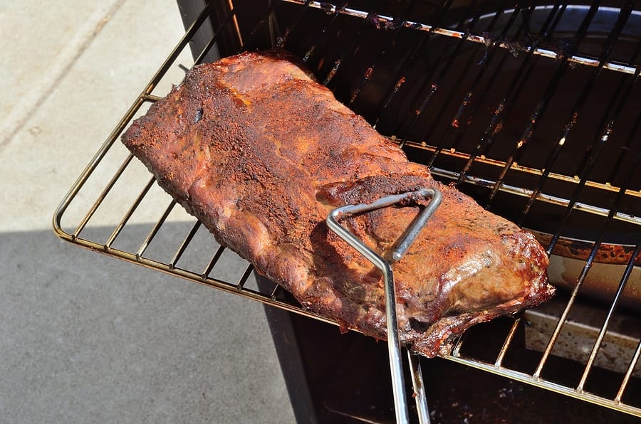 Deliciously Smoky: 5 Advantages of Using an Electric Smoker