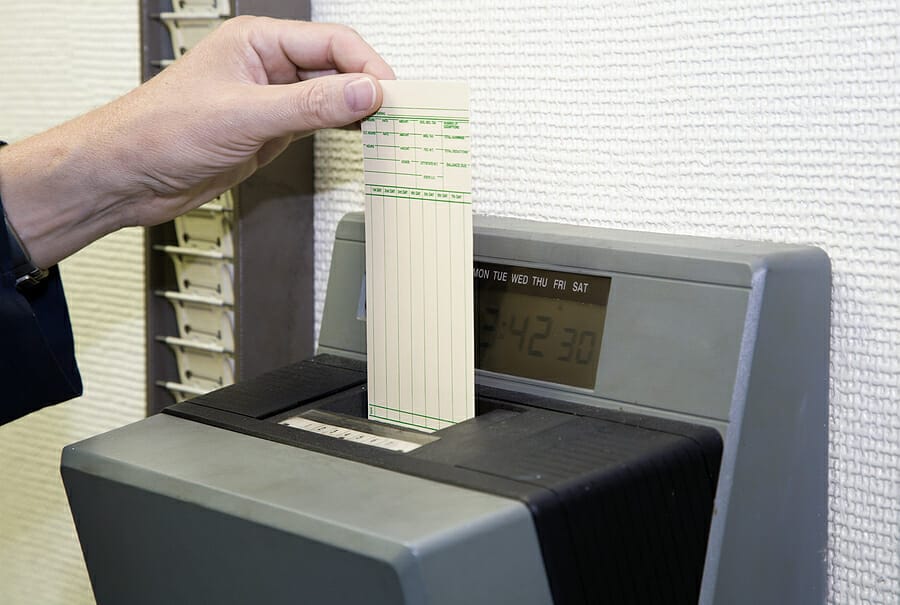 8 Reasons To Ditch Paper Time Cards in Construction