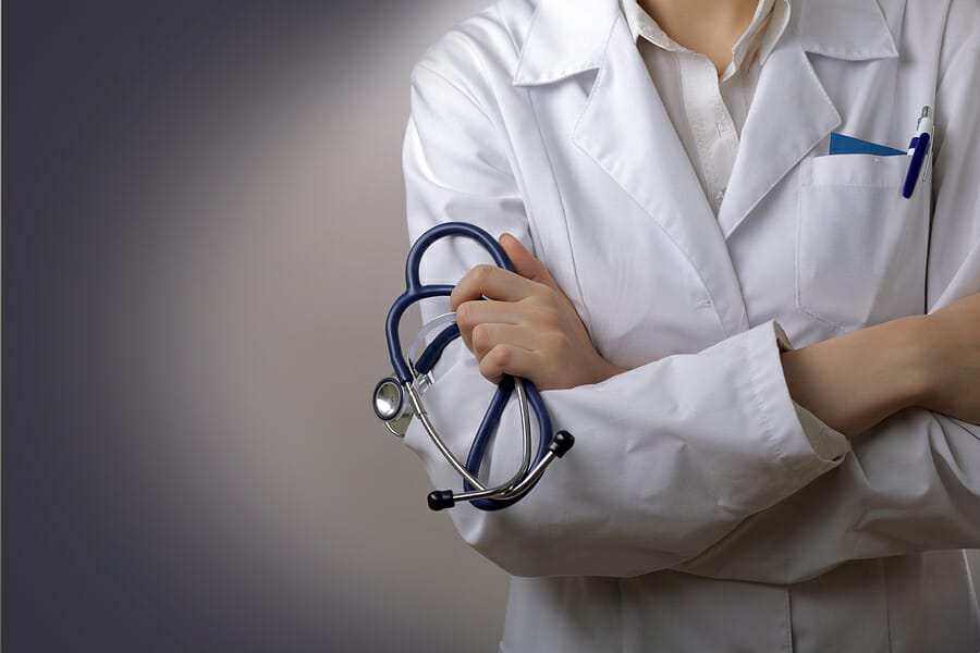 Learn Why Healthcare Professionals Wear Lab Coats & How to Choose the Right One for You!