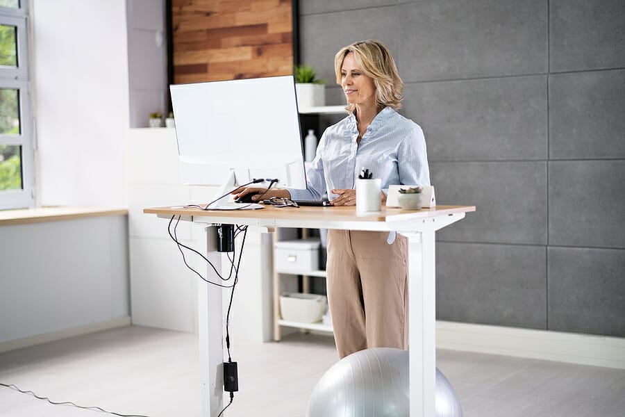 What are the Health Benefits of Standing Tables?