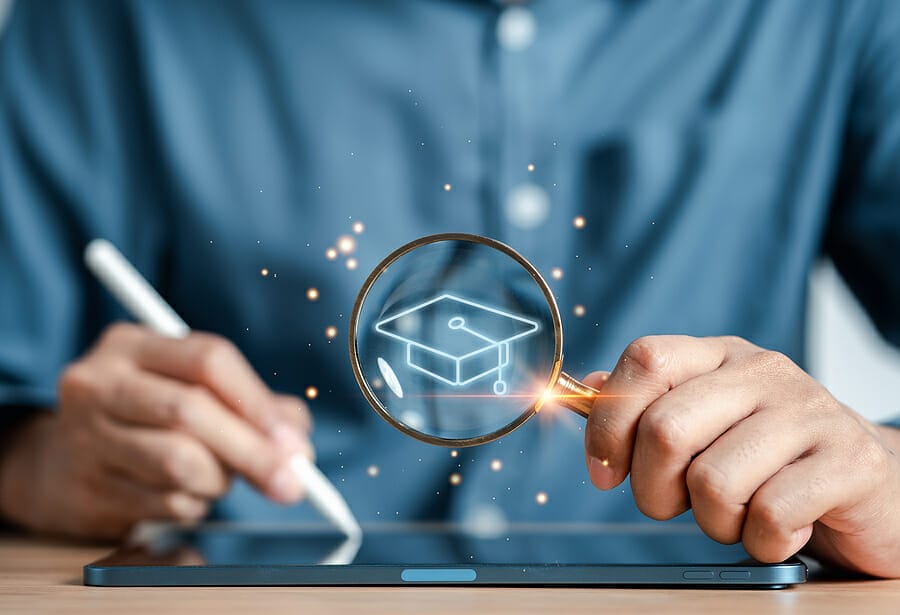 How to Choose the Right Online Graduate Degree Program for You